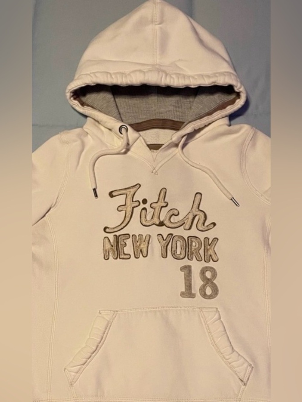 Vintage Abercrombie & Fitch Women’s Pullover Hoodie - SMALL - White | Y2K